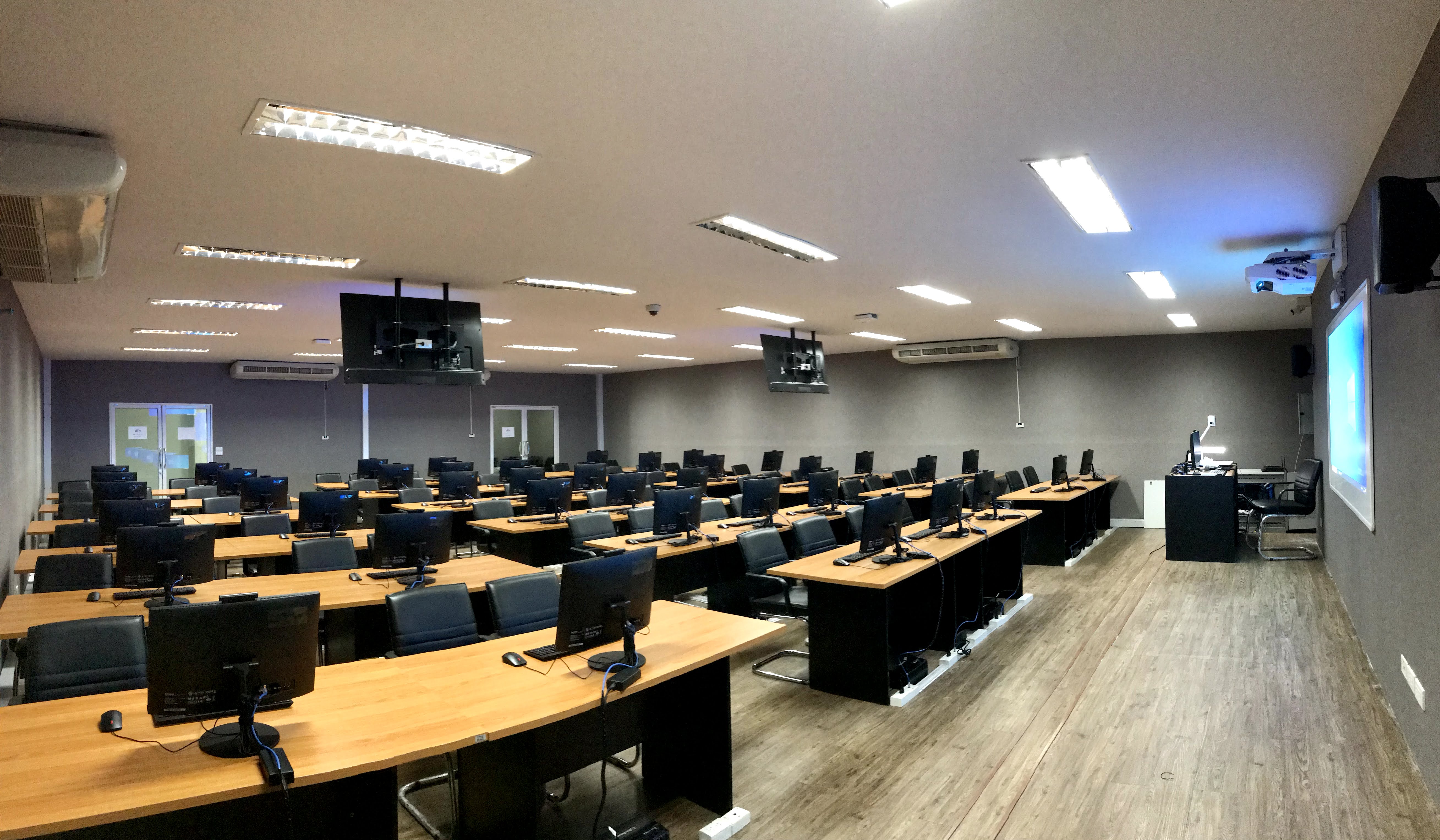 ห้องปฏิบัติการคอมพิวเตอร์ (Computer lab)